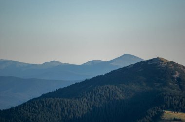 Karpat Dağlarının Panoraması, Yaz manzarası