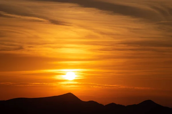 日落时分的喀尔巴阡山 美丽的夏季风景 — 图库照片