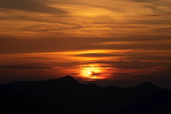 Karpaten Bij Zonsondergang Prachtig Zomerlandschap — Stockfoto