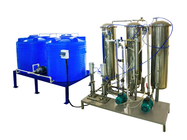 Tanque grande de petróleo y bomba de gas, aislados en segundo plano