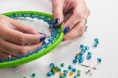 bir düş kapanı, boncuk, iplik yapmak için ayarla