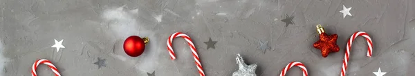 Banner Christmas Candy Cane Red Silver Balls Stars Conceito Celebração — Fotografia de Stock