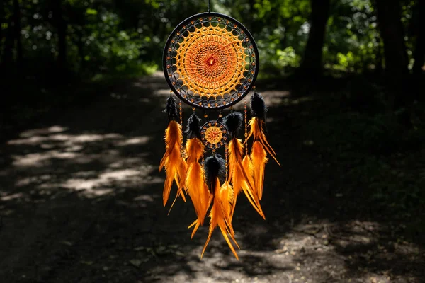 Chyták Snů Peřím Korálky Zavěšenými Provazy Dreamcatcher Ruční Výroba — Stock fotografie