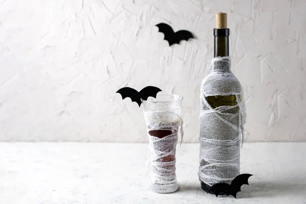 Szklanka Butelka Koktajlu Ozdobione Mumią Drink Halloween Party Dla Dzieci — Zdjęcie stockowe