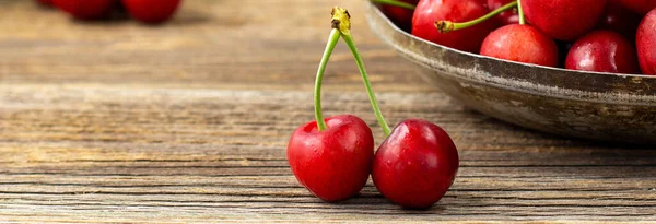 Banner Ripe Wet Sweet Cherries Green Leaves Metal Plate Wooden — Stock Photo, Image