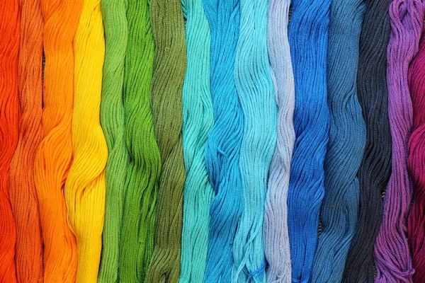 Kleurrijke katoen ambachtelijke draden — Stockfoto