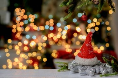 Evde Noel süsü. Noel ve Yeni Yıl Tatildeki Parti Kutlaması.