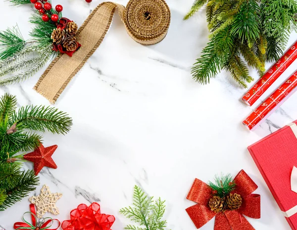 Regalo Hristmas Decoración Sobre Fondo Blanco Celebración Navidad Año Nuevo —  Fotos de Stock