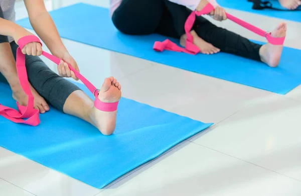 Jóga Meditáció Kezdő Osztály Sokszínűség Emberek Fitness Edzés Testmozgás Egészségért — Stock Fotó