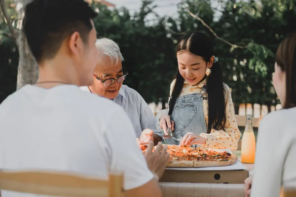 Asian Family Having Pizza Garden Home Parent Kid Grandfather Lifestyle — Stock Photo, Image