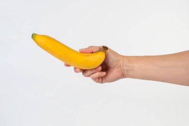 Beyaz arkaplanda sarı muz