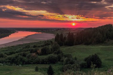 Köyün güneşin battığı