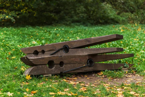 Riesige Wäscheklammern Park — Stockfoto