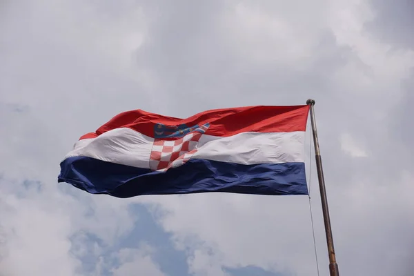 Chorvatská Vlajka Vyhlídkovém Místě Splitu Chorvatsko 2020 — Stock fotografie