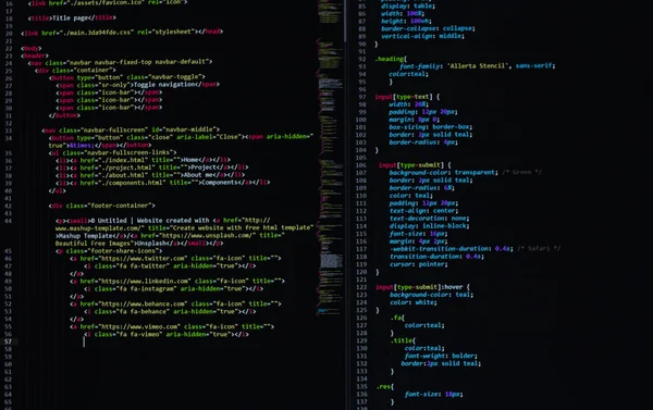 Geliştirici piton, java betiği, html, css kaynak kodu monitör ekranında. Yazılım geliştiricisinin betiği. program kodlaması. Programcı kod düzenleme arka planı. Teknoloji arka planı yakın çekim.