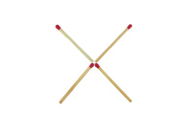 Beyaz arka planda izole edilmiş kırmızı kibrit çöplerinin yakın plan çapraz şekli, Üst Manzara. Modelleme. Düz konum.