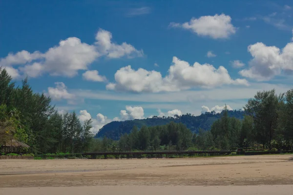 Landscape View Bridge Cottage Moutain Cloudy Sky Front Beach — Stock Photo, Image