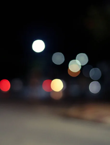 Out Focus Beautiful Glittering Blurred Bokeh Cars Traffic Lights Night — Stock Photo, Image