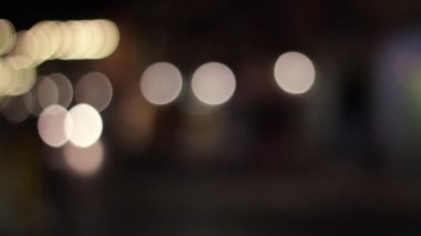 Şehir merkezinden çıkarılmış gece trafiği sokak ve araba ışıkları Soyut Arkaplan 'dan geçiyor