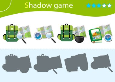 Çocuklar için Gölge Oyunu. Doğru gölgeyle eşleştir. Turist seti. Çanta, bowling topu, harita ve pusula. Çocuklar için çalışma tablosu vektör tasarımı.