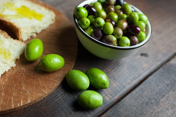 Zeytin ve yağı — Stok fotoğraf