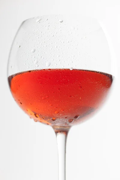 Copa de vino fresco sobre fondo blanco — Foto de Stock