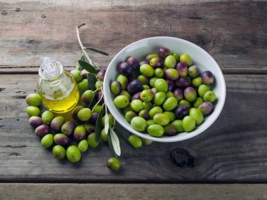 Zeytinyağı ve zeytin