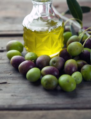 Zeytinyağı ve zeytin