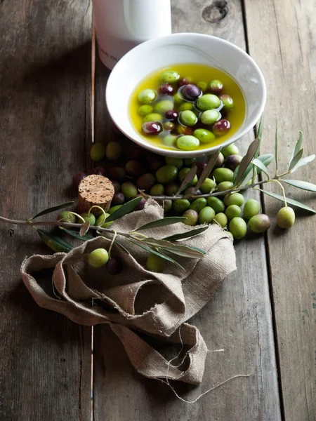 Olivový olej a chléb — Stock fotografie