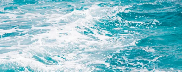 深い青い海の水の背景 — ストック写真