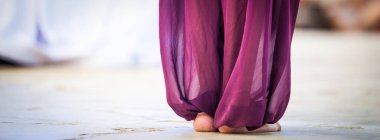 Doğulu dansçı yaz tatili aktivitesi