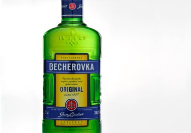 Kyiv, Ukrayna - 7 Mayıs 2020: Becherovka Kyiv Şişe beyaz