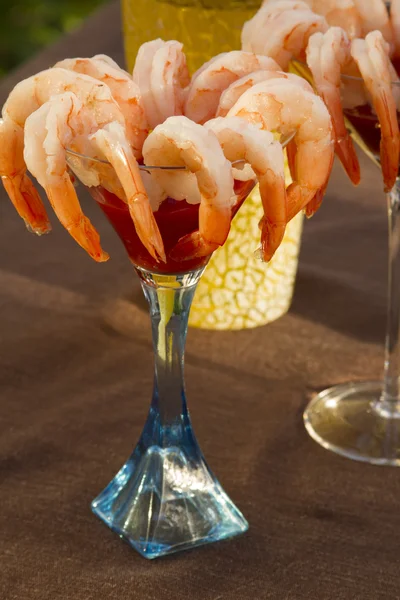 Shrimp Cocktail und Drink Shaker — Stockfoto