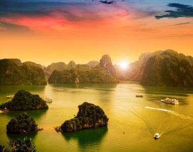 Halong Bay Vietnam. UNESCO dünya mirası. Vietnam'daki en popüler yeri.