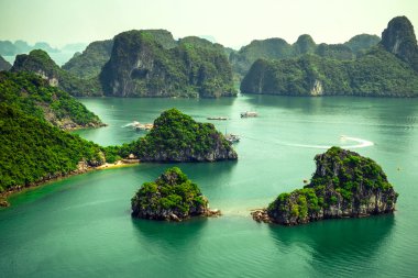 Halong Bay Vietnam. UNESCO dünya mirası. Vietnam'daki en popüler yeri.