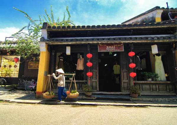 Hoi An é o patrimônio cultural do mundo, famoso por culturas mistas e arquitetura em 23 de julho de 2013 em Hoi An, Quang Nam, Vietnã . — Fotografia de Stock