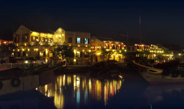 Hoi An is the World 's Cultural heritage site, famous for mixed cultures & architecture at July 23, 2013 in Hoi An, Quang Nam, Vietnam . — стоковое фото