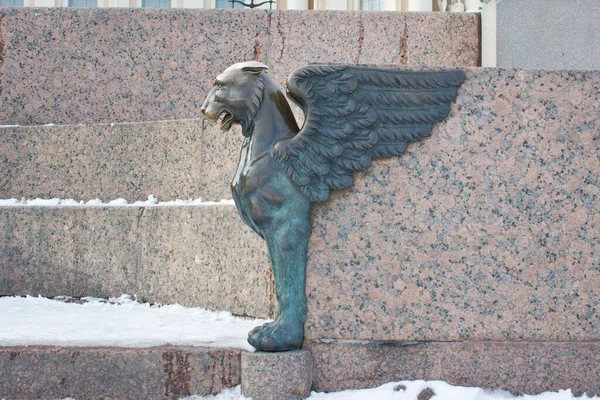 Neva nehir kıyısında Decore, Saint-Petersburg, Rusya