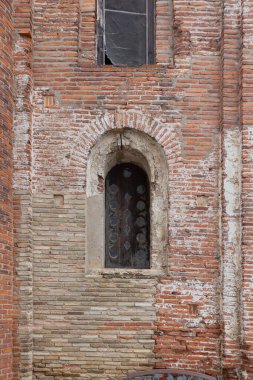 Rusya 'nın Smolensk şehrinde yüksek bir duvarda embriyo