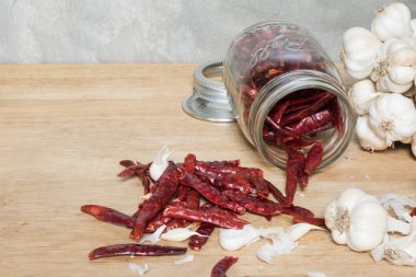 biber sarımsak ahşap tablo