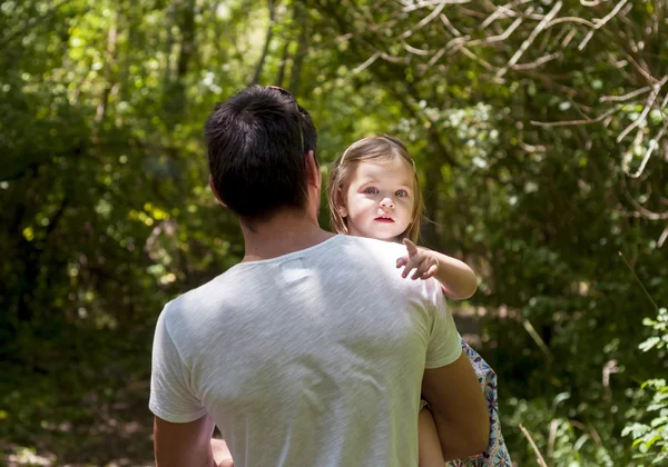 Dítě/dívka s otcem. — Stock fotografie