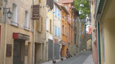 CERET, FRANCE - 19 AĞUSTOS: Ceret Caddesi, Fransa, Avrupa.