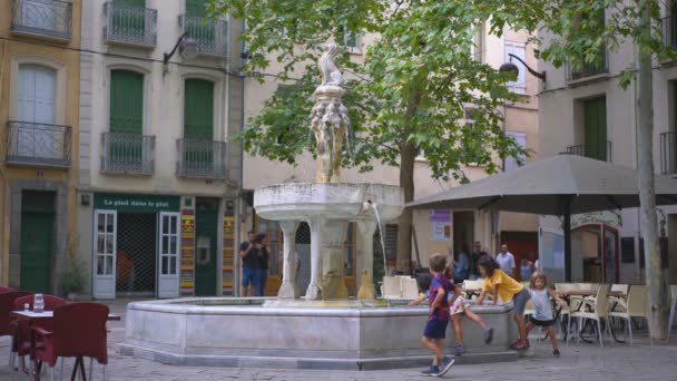 Ceret Franciaország 19Th August Fountain Utcán Ceret Franciaország Európa — Stock videók