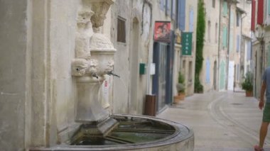 SAINT-HMY-DE-PROVENCE, FRANCE - 1 Eylül 2019: Saint-Rmy-de-Provence, Fransa, Avrupa.