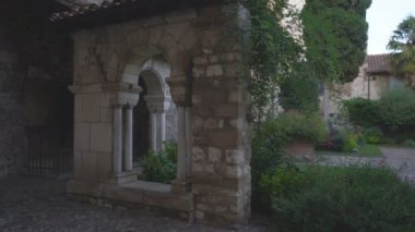 ALBI, FRANCE - 25 AĞUSTOS 2019: Cloitre Saint-Salvy, Albi, Fransa, Avrupa.