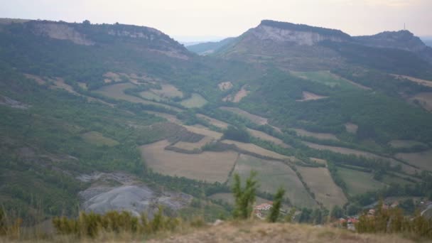 Vista Aérea Del Pueblo Roquefort Sur Soulzon Paisaje Francia Europa — Vídeos de Stock