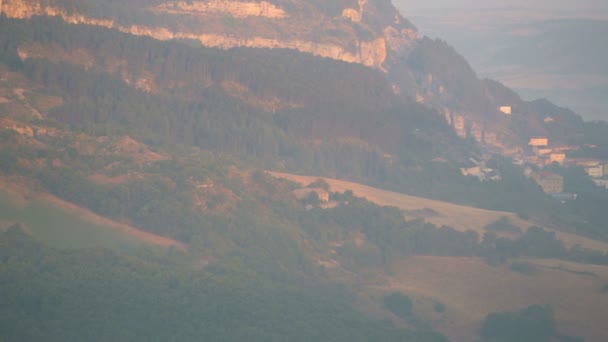 Luchtfoto Van Het Dorp Roquefort Sur Soulzon Het Landschap Frankrijk — Stockvideo