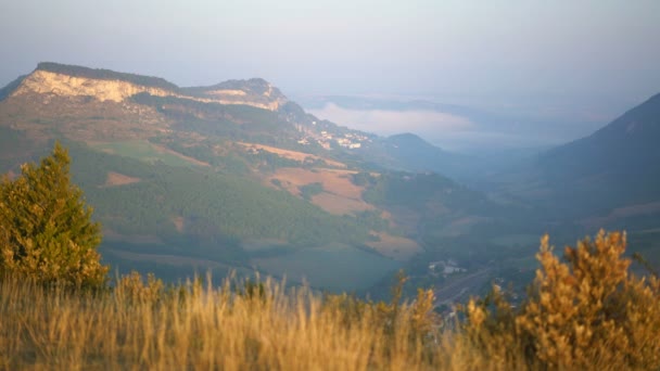 Vista Aérea Del Pueblo Roquefort Sur Soulzon Paisaje Francia Europa — Vídeo de stock