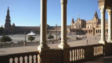 SEVILLA, İspanya - 11 AĞUSTOS 2019: Plaza de Espaa, Sevilla, İspanya, Avrupa.