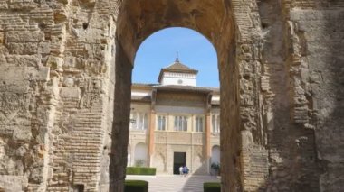 SEVILLA, İspanya - 11 AĞUSTOS 2019: Real Alczar de Sevilla, İspanya, Avrupa.